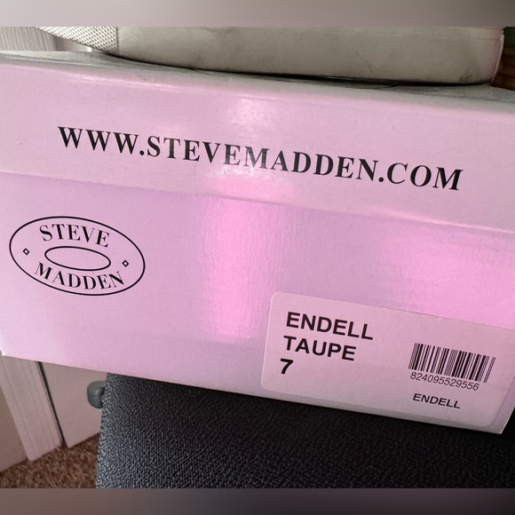 EUC Steve Madden Tan Slip On Sneakers in Size 7 - Picture 7 of 7